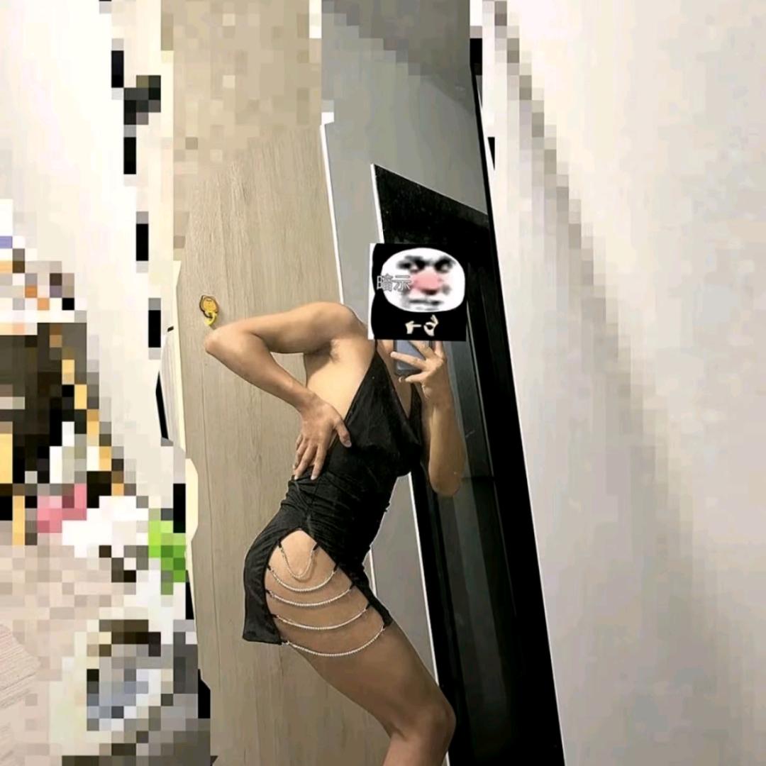 🐮🐴很内向，路上不敢亲别人女朋友