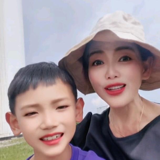 幸福快乐😊（不私聊，赞不过三）