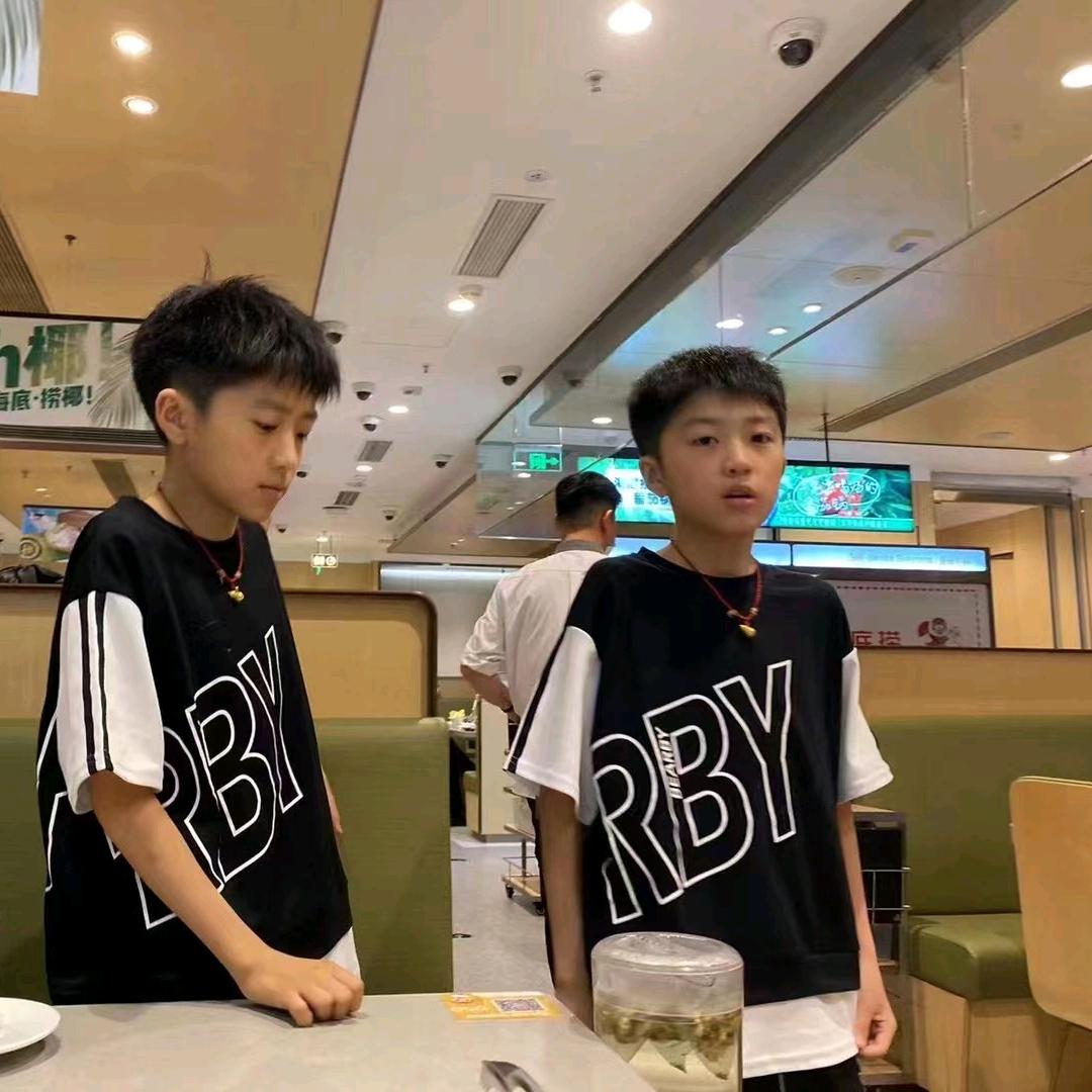 双胞胎奶奶