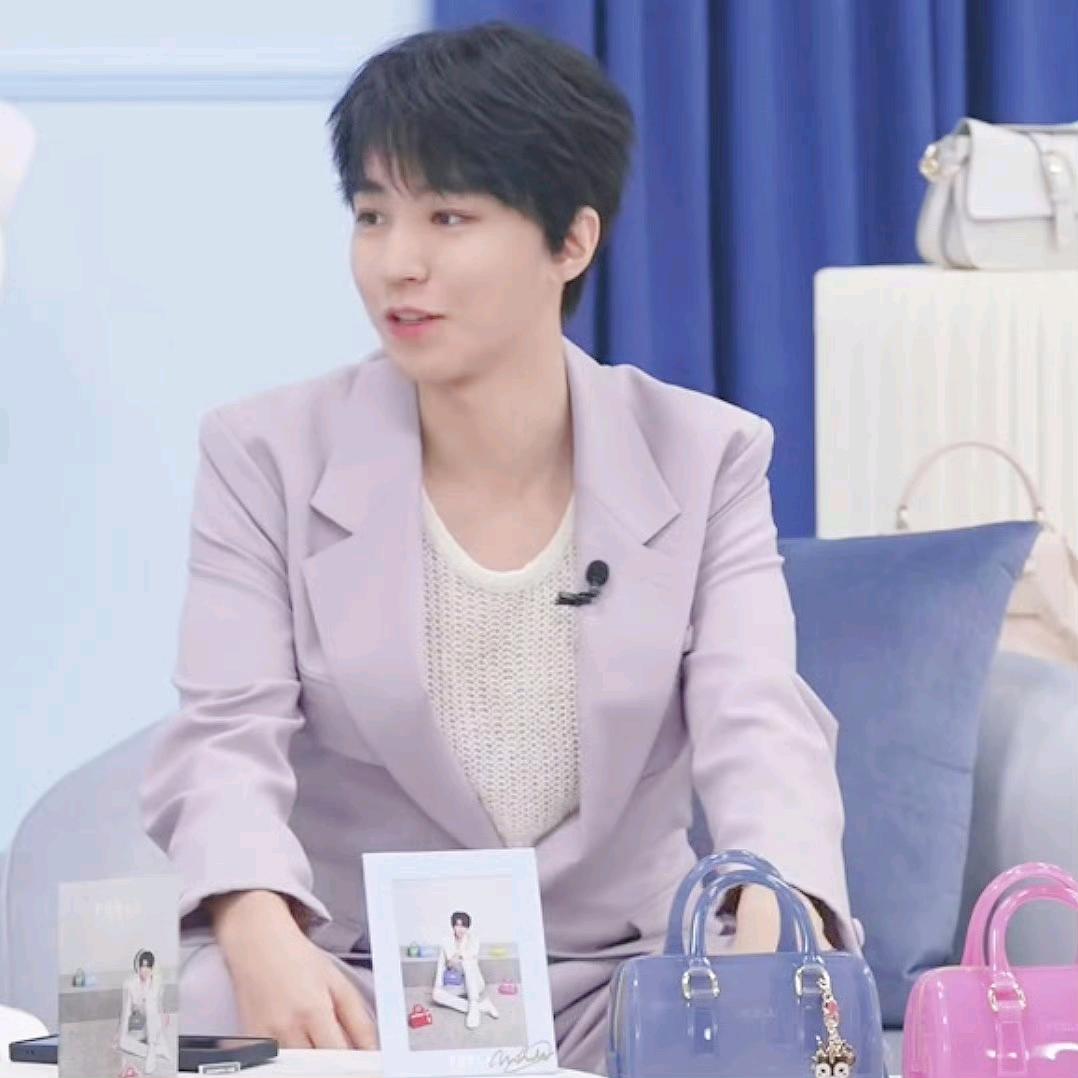 宝藏男孩儿.俊凯