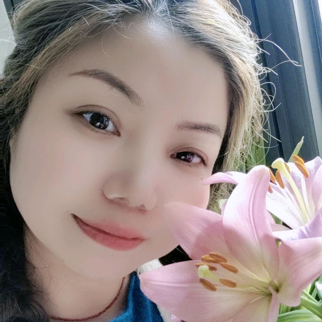 草莓泡芙甜
