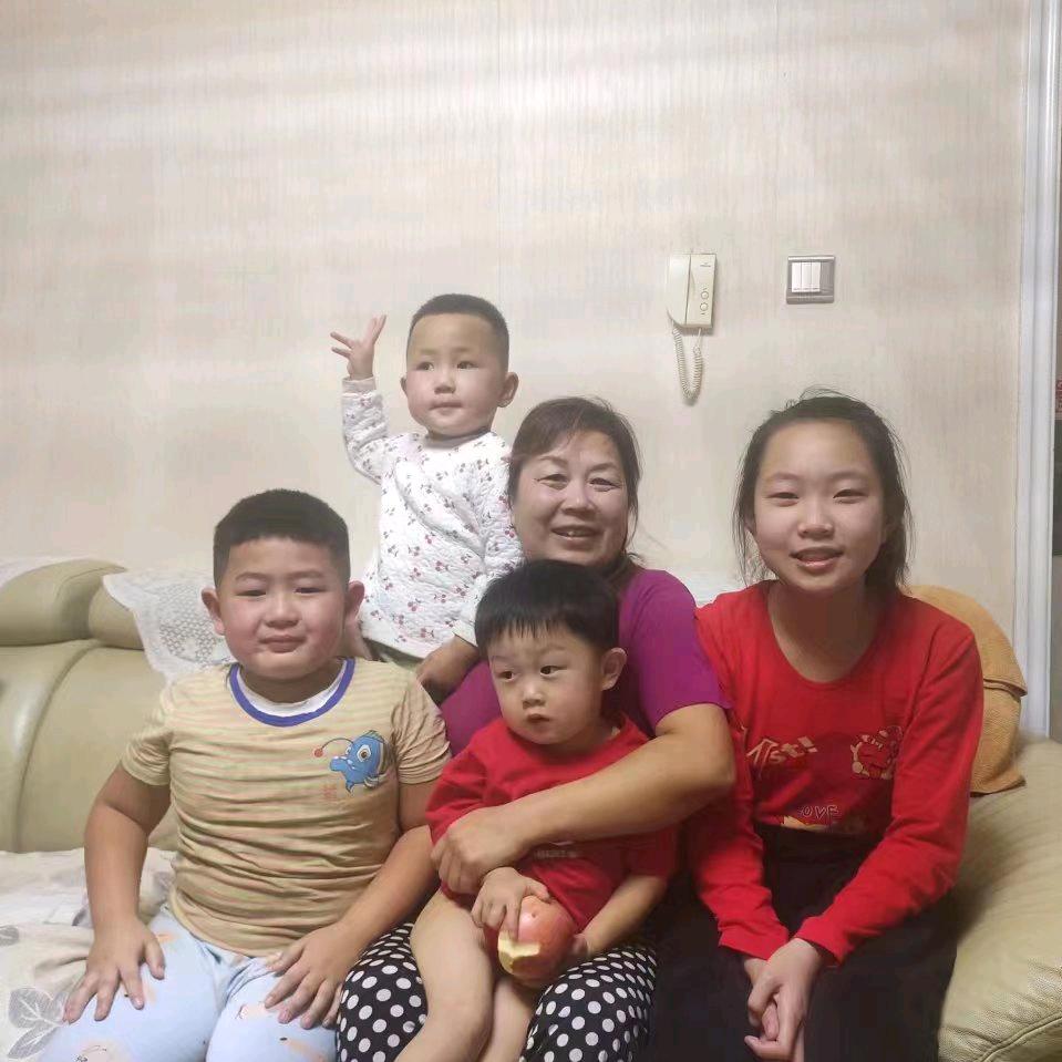 四个孙子的奶奶