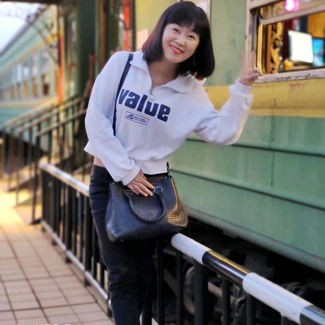 杨玲玲