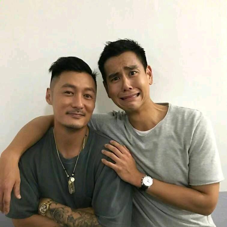 满山猴子我腚最红