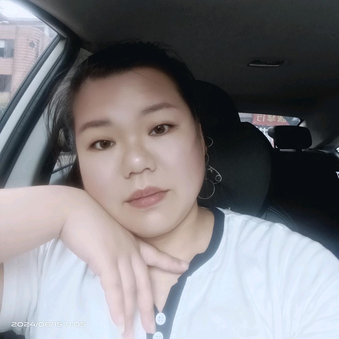 水瓶座的熊小姐