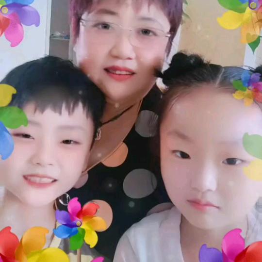 俩个孙子的王奶奶