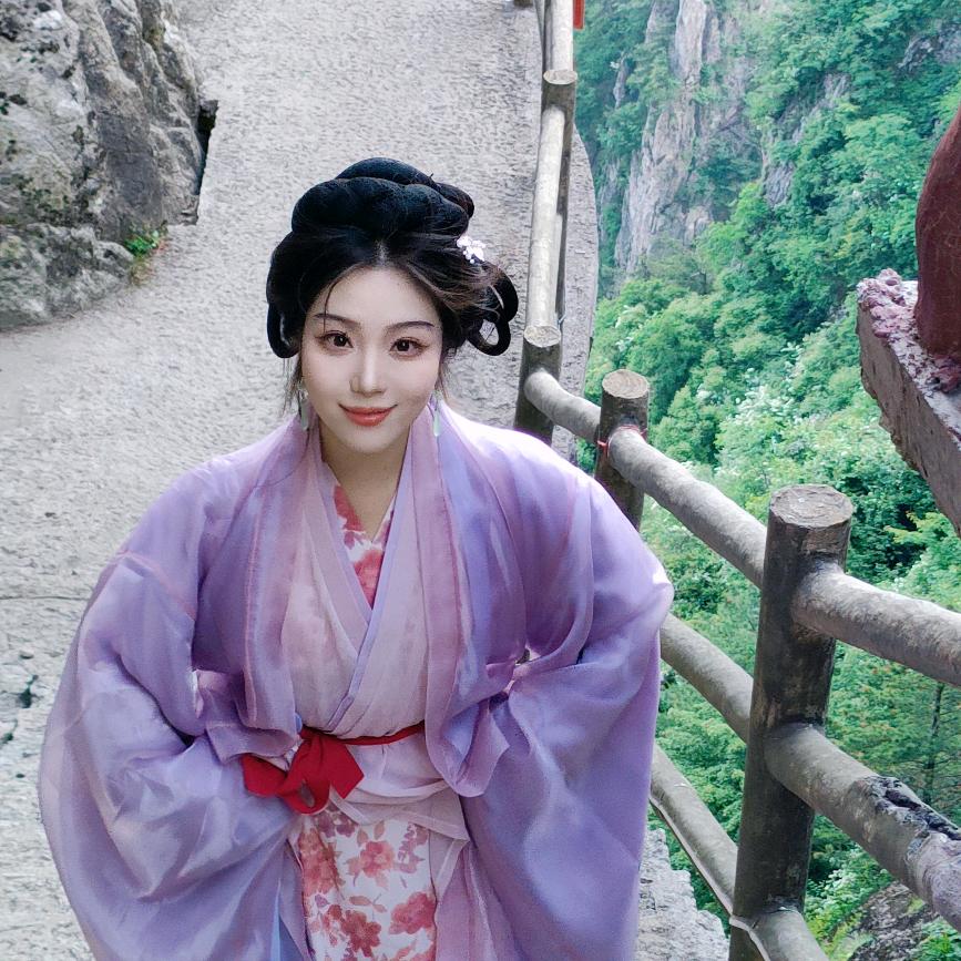 老君山云华头像