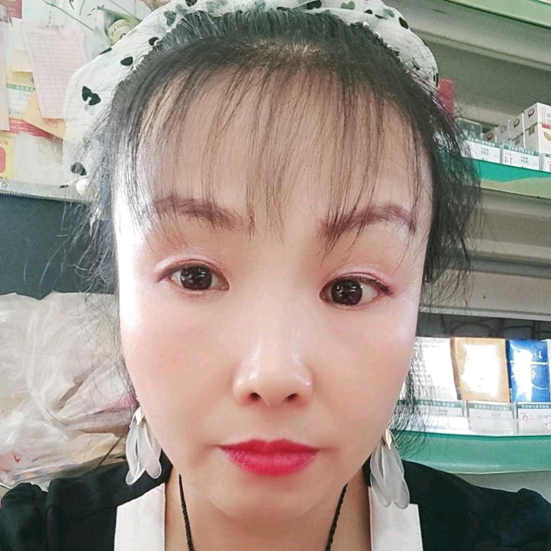 杨霞