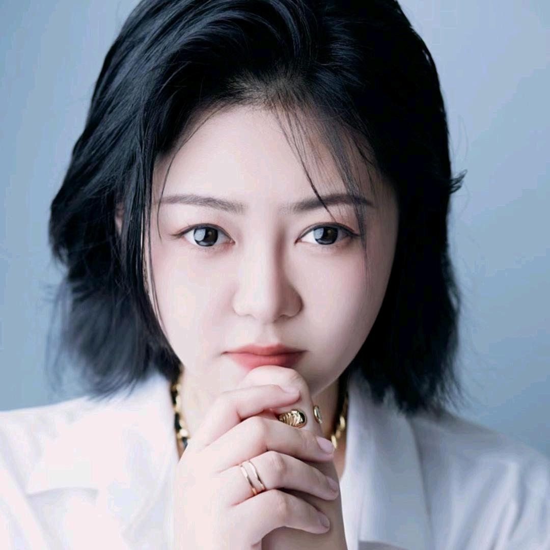 放飞的白小莹