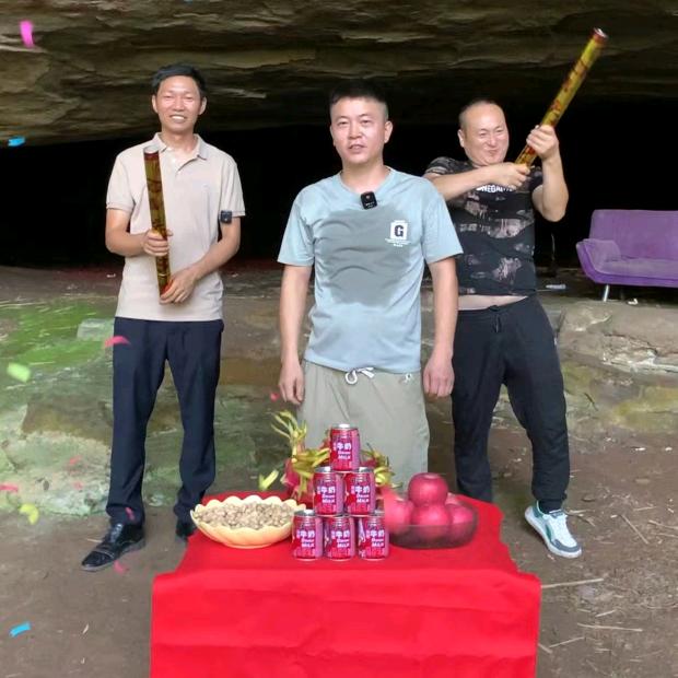 宣汉何家洞80后回村青年