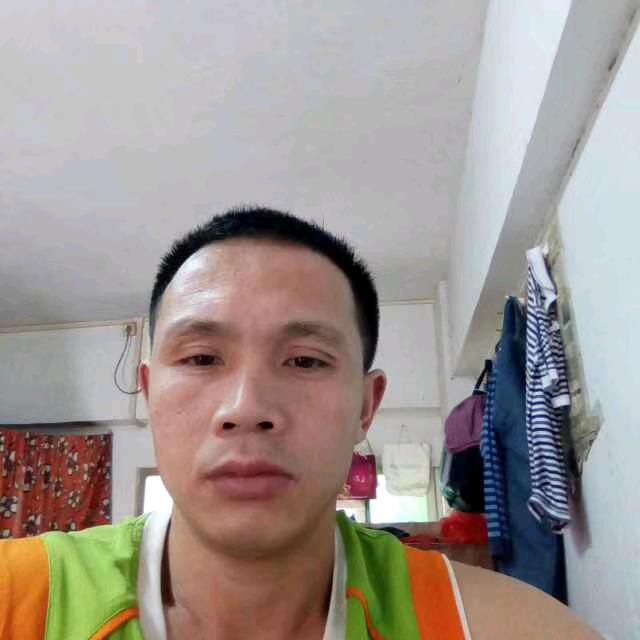 卓秋平，
