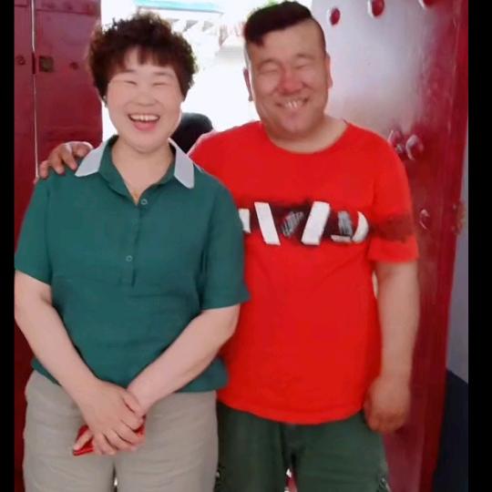 李华二舅“拍”娇妻