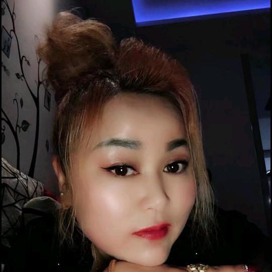 我在悄悄看着你