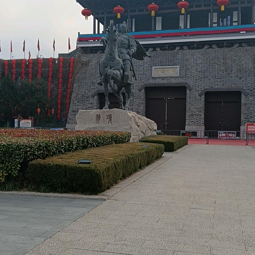 高山不语，静水流深