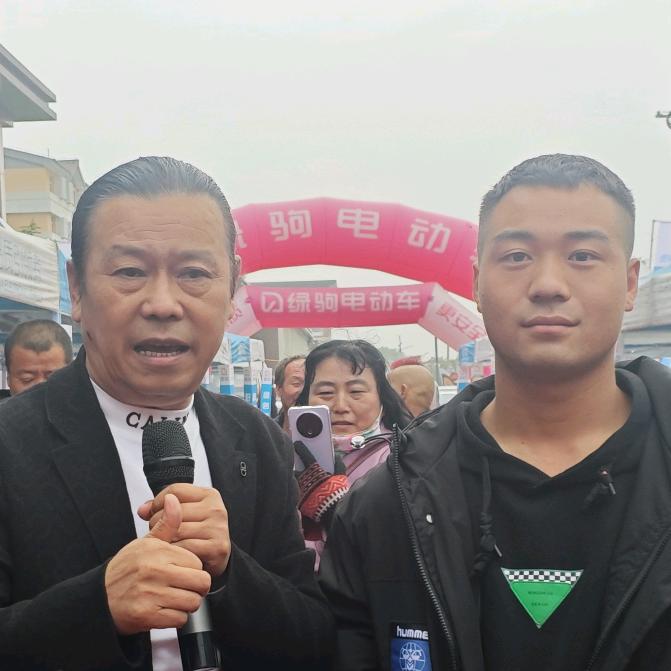 《少爷》曹伟