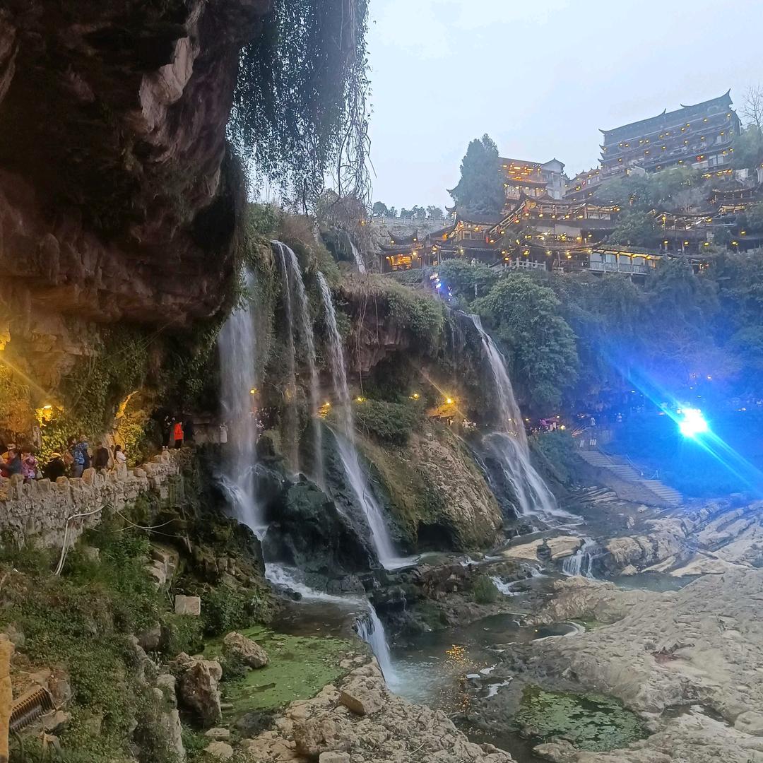 刘华
