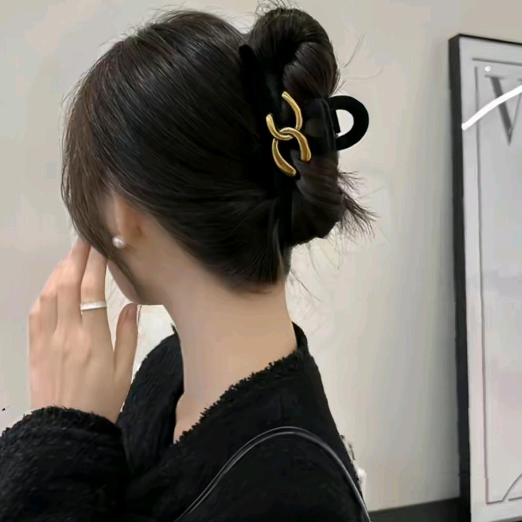 ღ᭄ꦿ傲娇小摩羯 💞༊ღ
