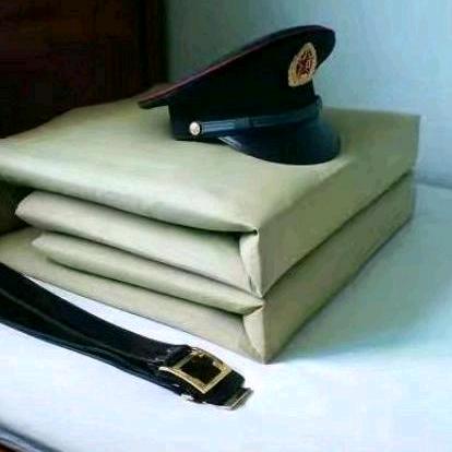 💥悬崖边上的花树！🇨🇳