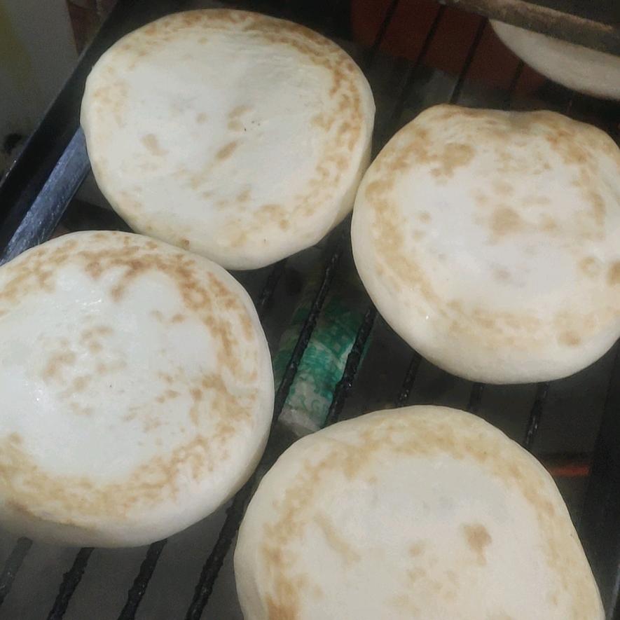 打烧饼的小姐姐