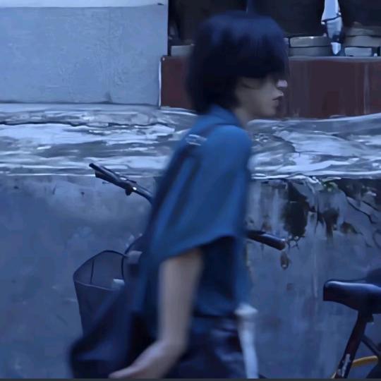 嗯哼🌧️