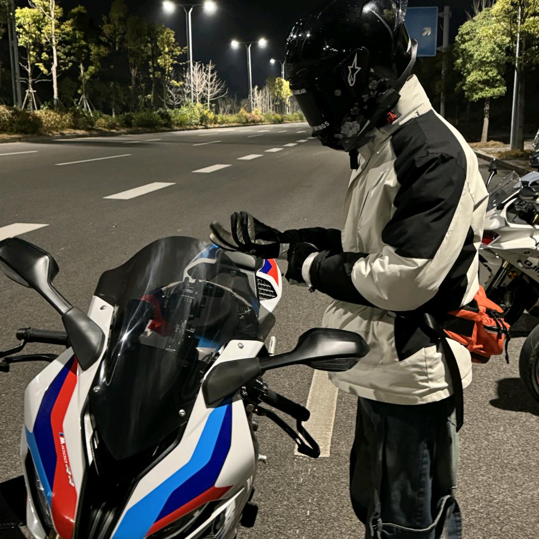 小金 🏍️