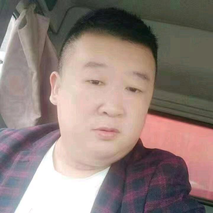 修电动车的老男孩