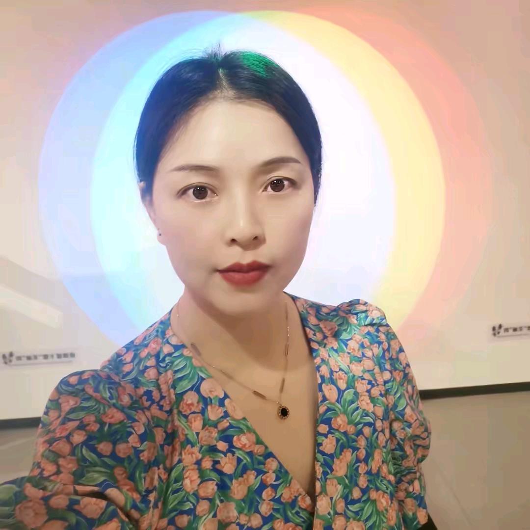左左()