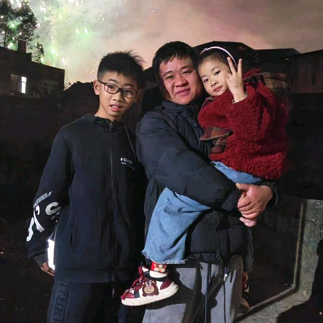 富士鸟美缝中坚团队韦灵