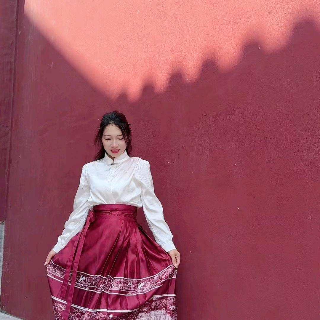 黄家大小姐呀！