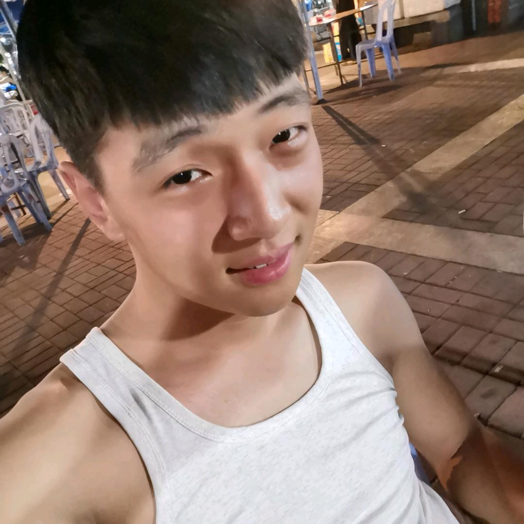 李小明i