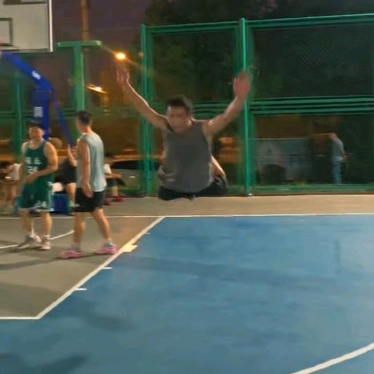 疯子勾手哥