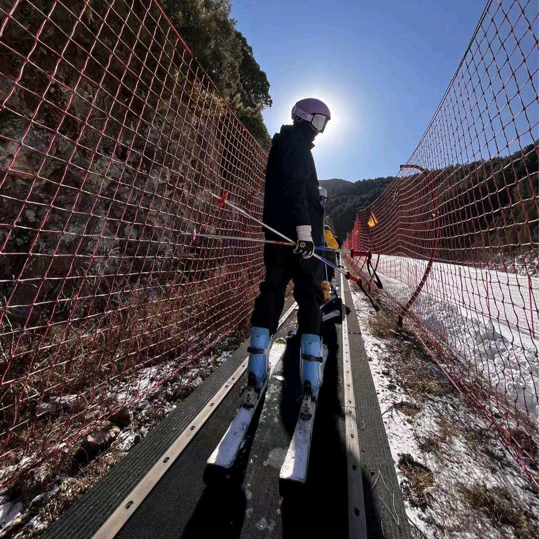 金港畅泳岩松教练