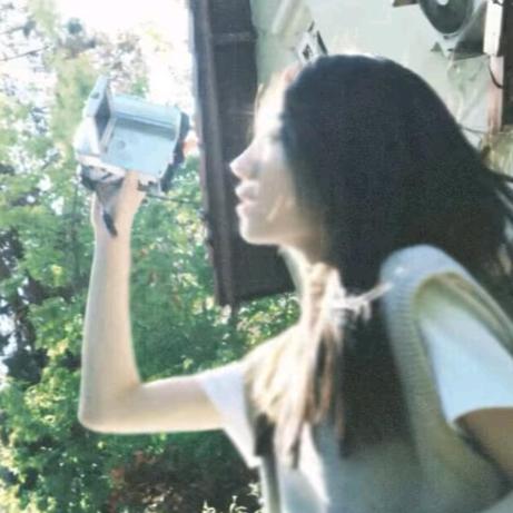 金金金ദ്ദി˶>ω<)✧💛