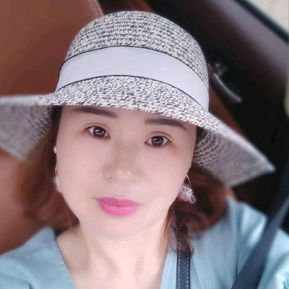 红色玫瑰_242344473