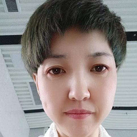 闫女士