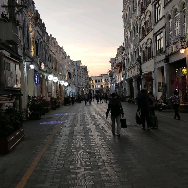 家实体育小东教练