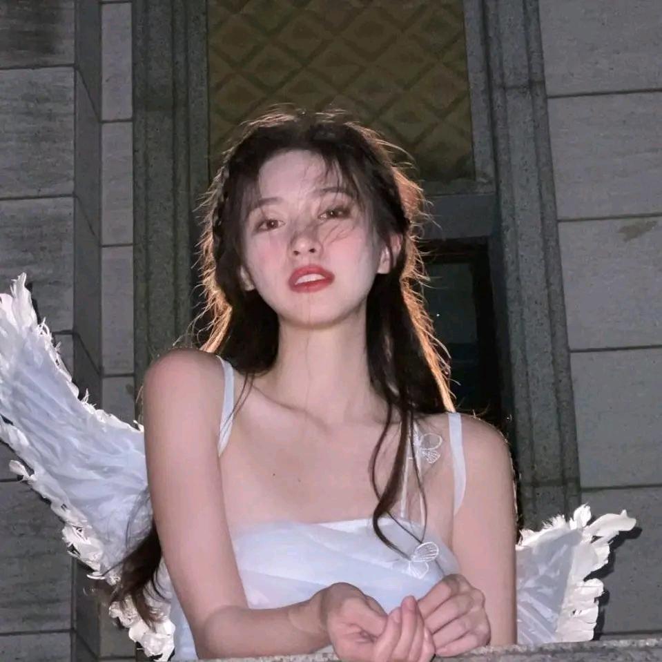 默默👑