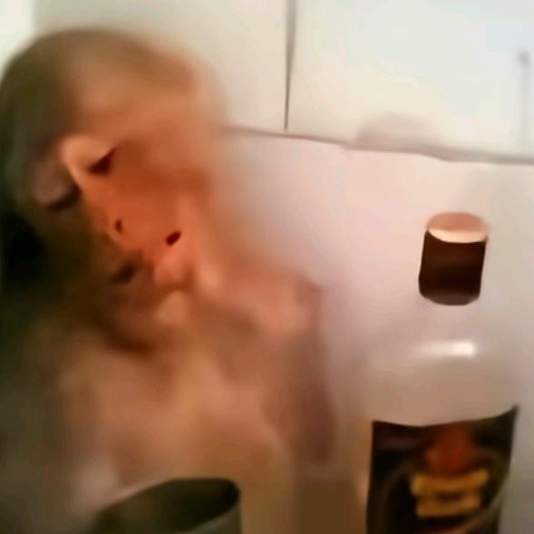 她说为了中非友谊