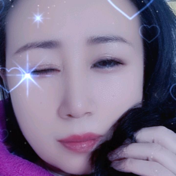 威威一笑