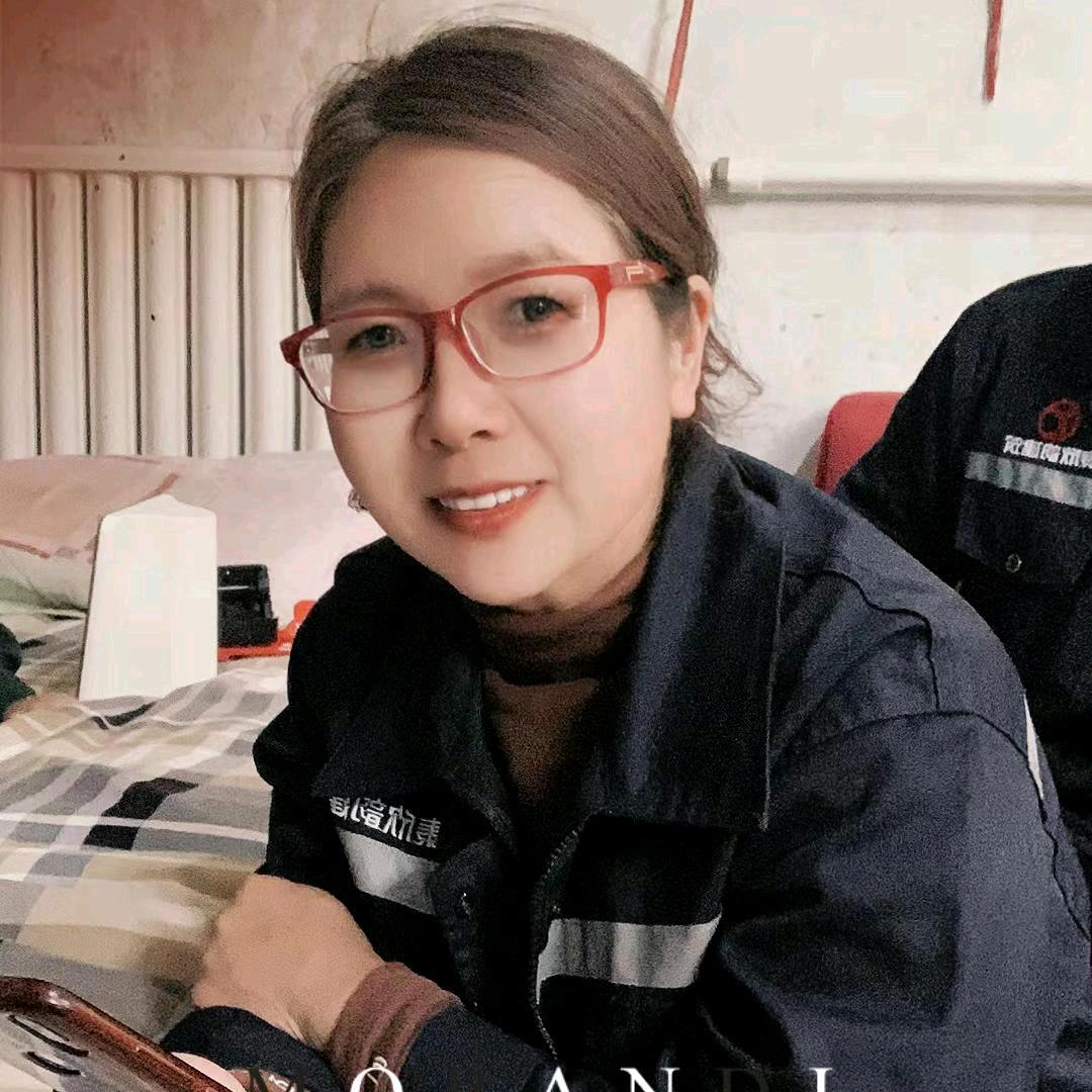 踏雪寻梅