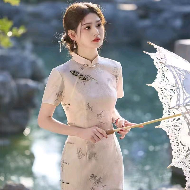 西南商贸城一号楼一楼D区9号批发旗袍