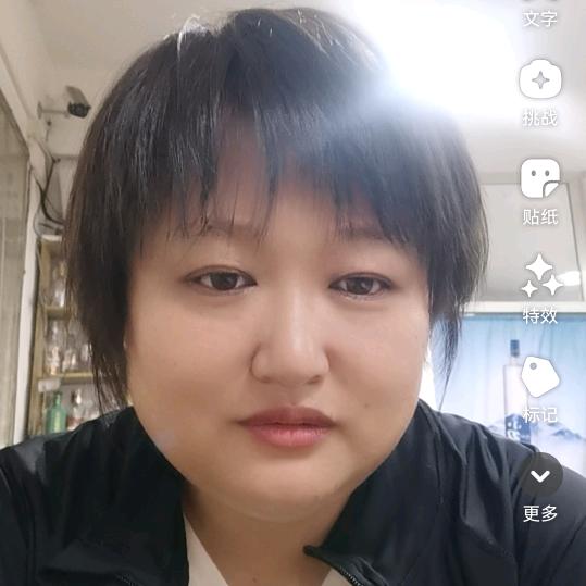 吕艳在峰峰加工定制床品