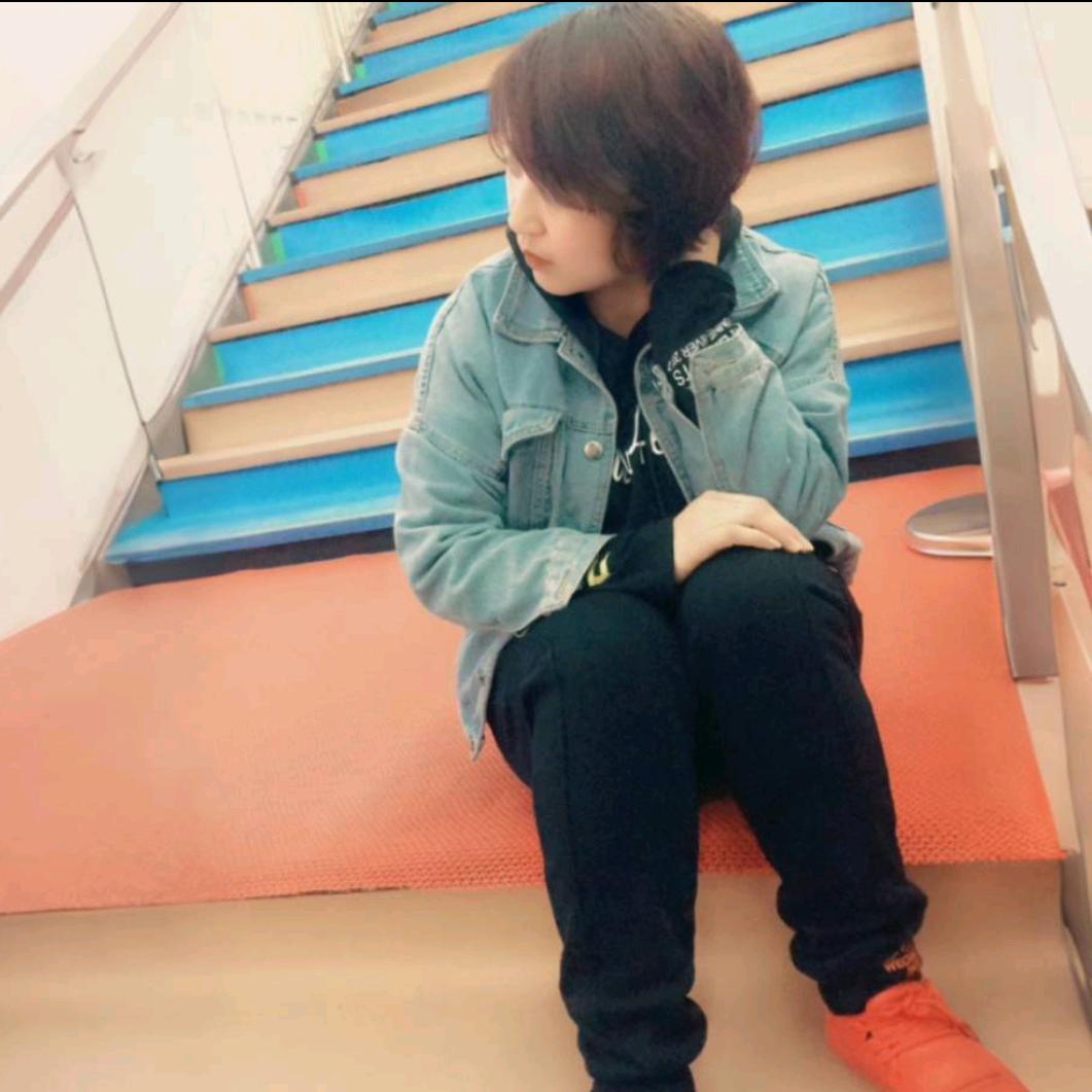 金刚大李在线暴打小李