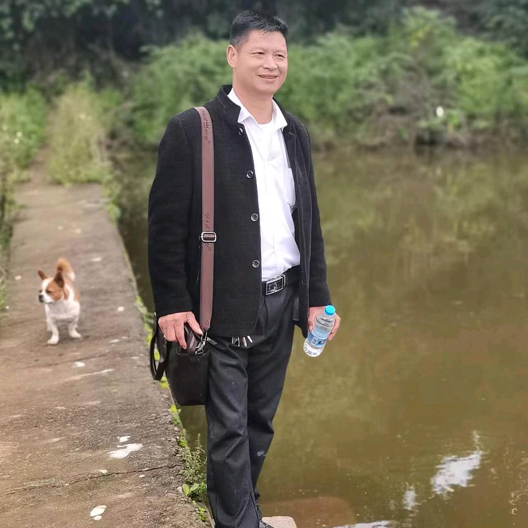 辛不老，忠诚男士