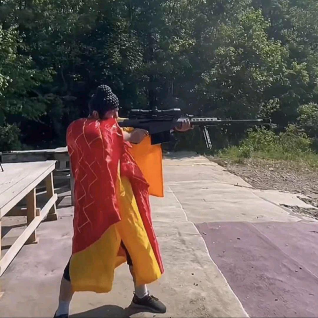 惜花微雨轻轻滴