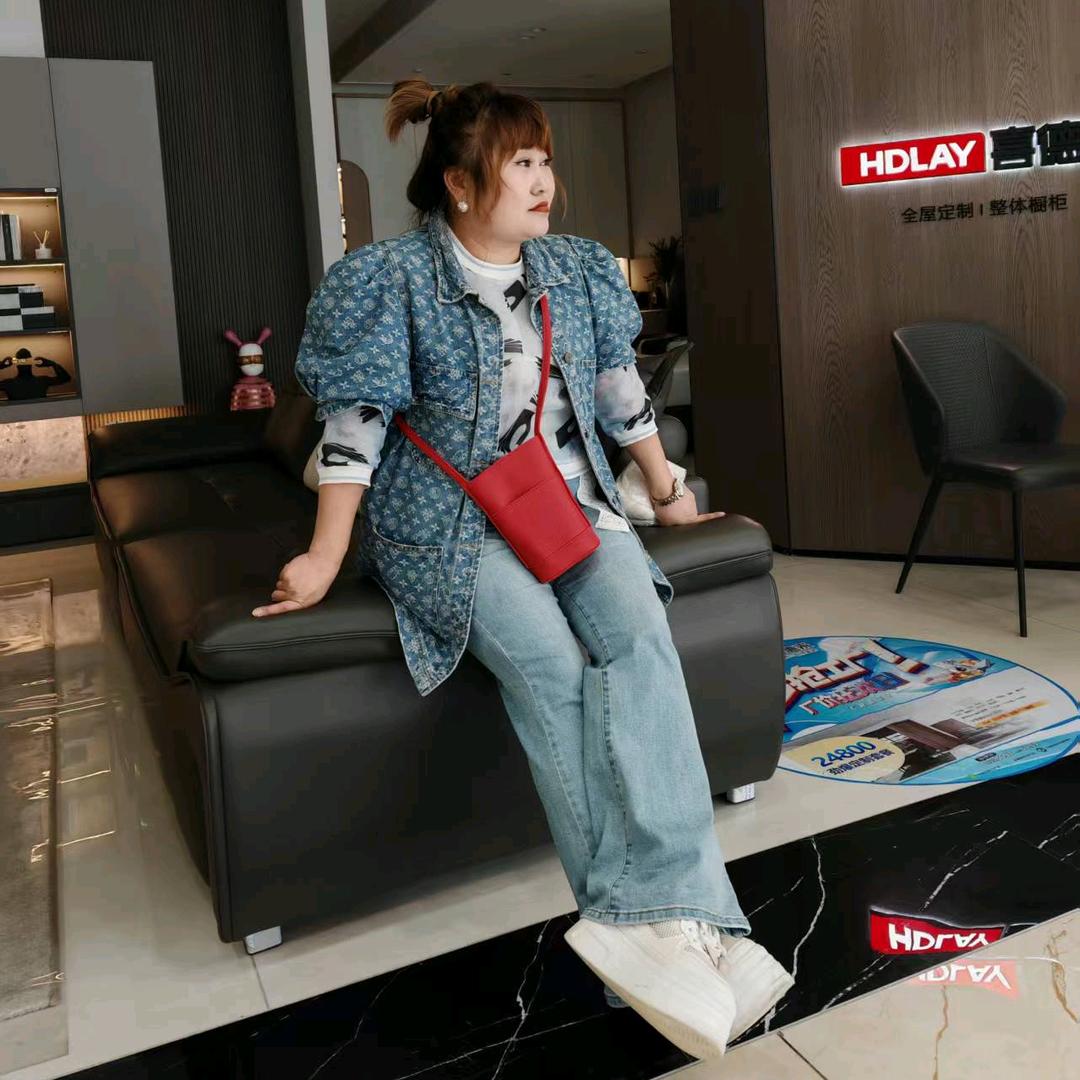 西顿照明♡李华