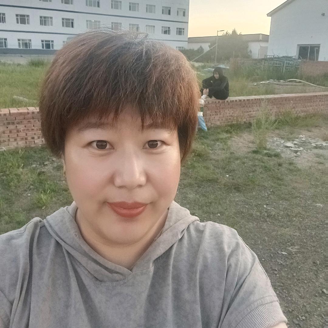 炸油条的小姐姐