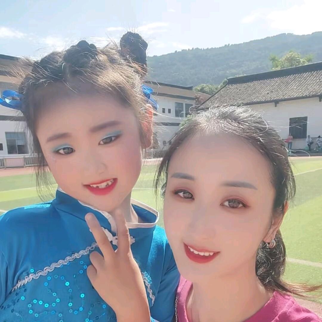 嘉一和妈妈