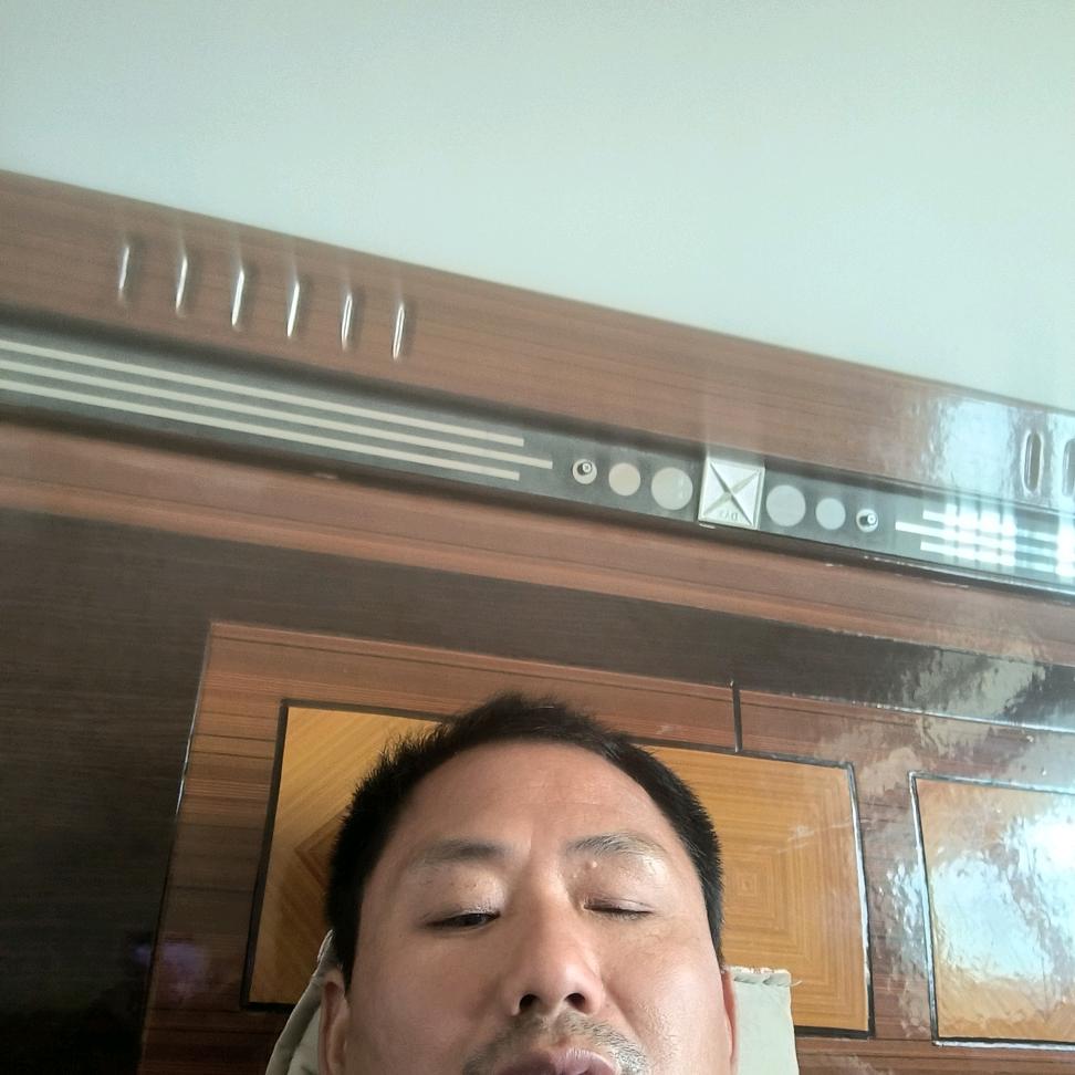复仇女王般的都瑶头像