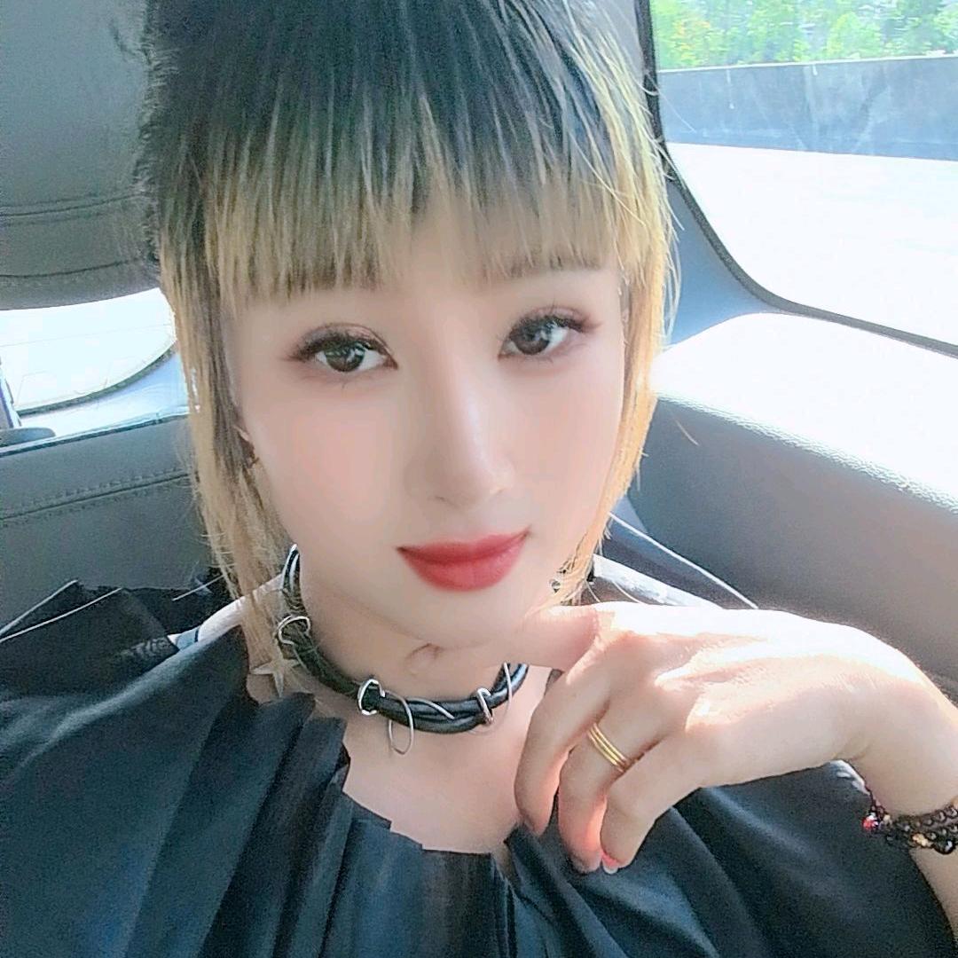 德江县璐语诗女装